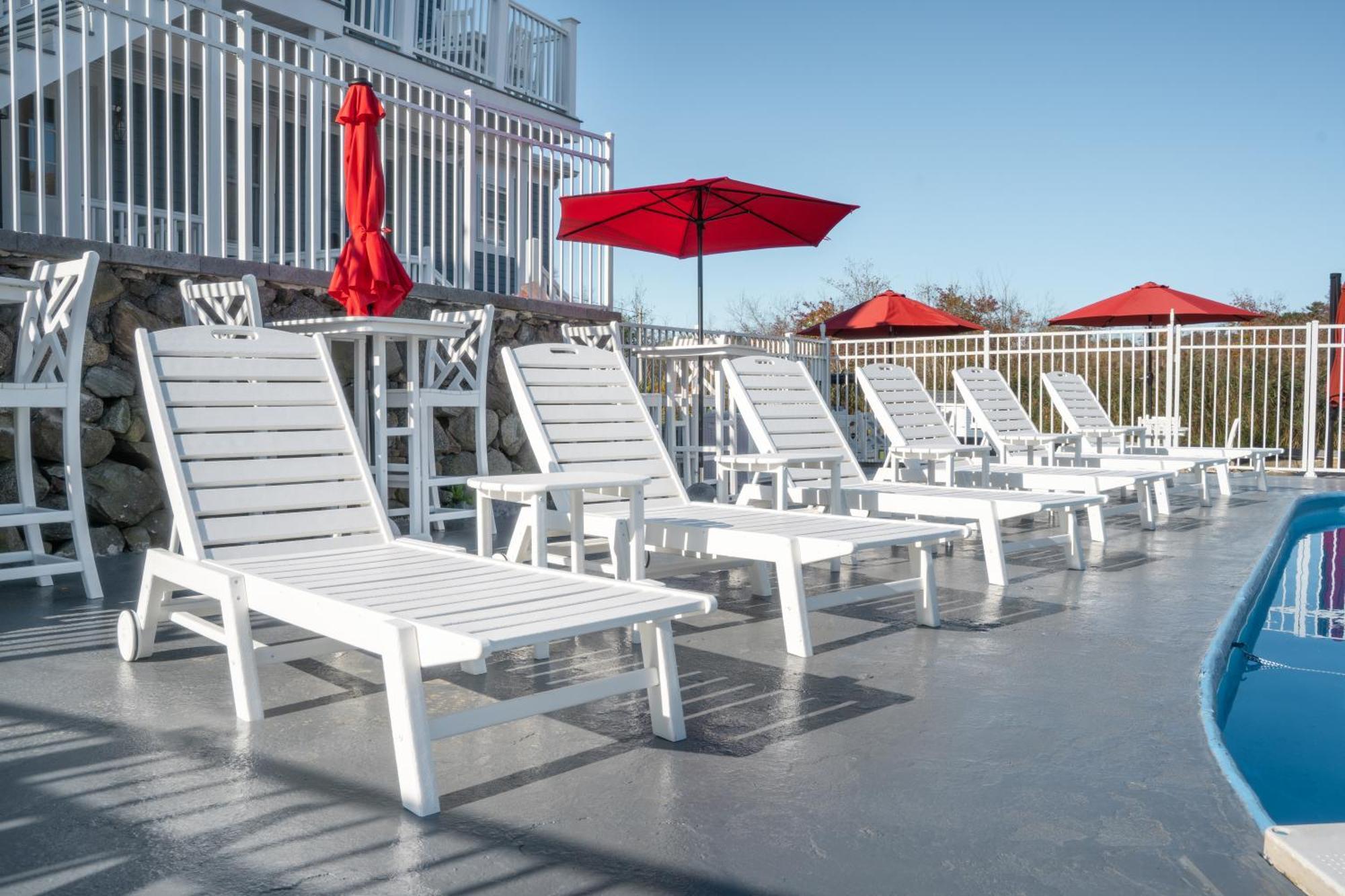 Hotel 935 Ocean, A Beachside Hampton